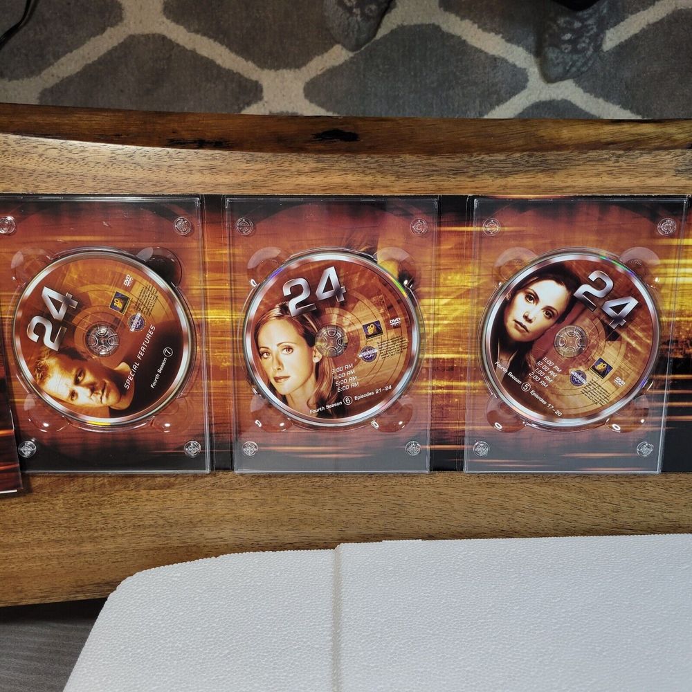 24 Series DVD Seasons 1-4, Kiefer Sutherland Jack Bauer  USA - Picture 11 of 16